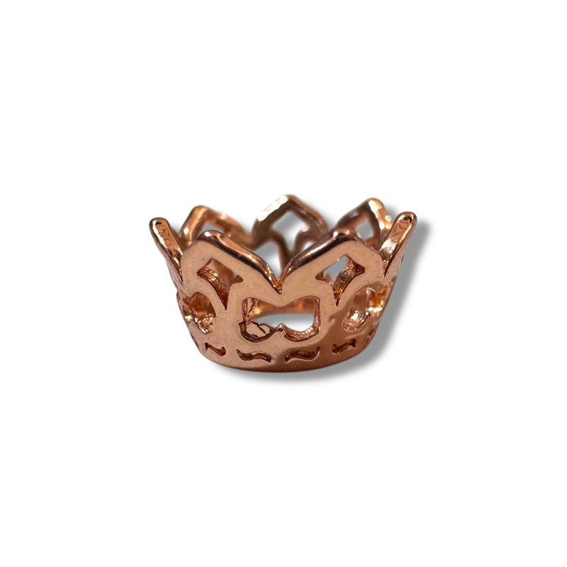 Dije Corona Baja Micropave Latón