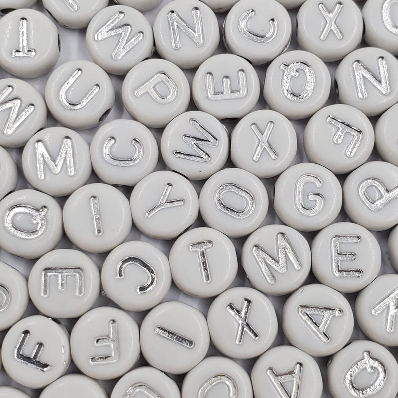 Pastilla Blanca con Letra Plateada acrilicos - Accesorios Rubi