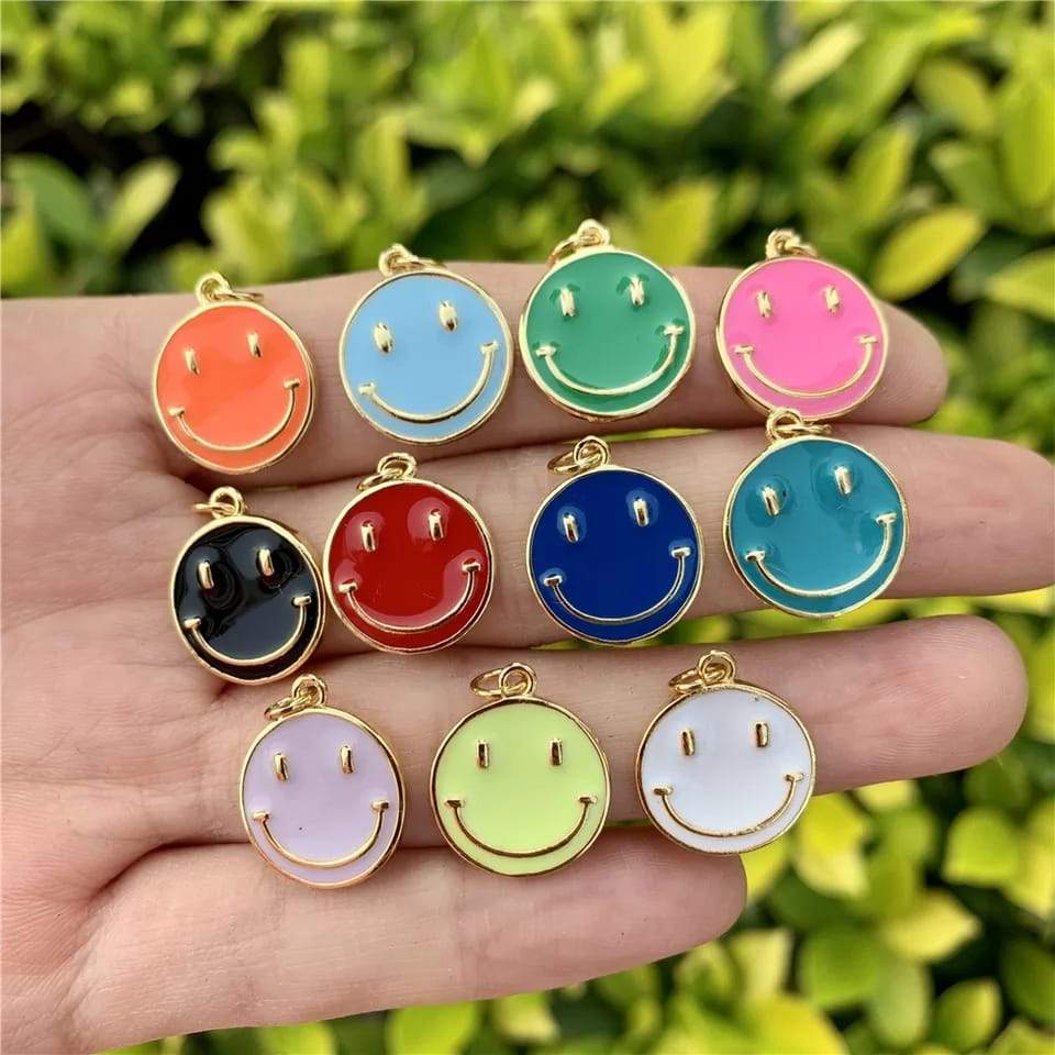 Dije Carita Feliz Esmaltada Metal Dije - Accesorios Rubi