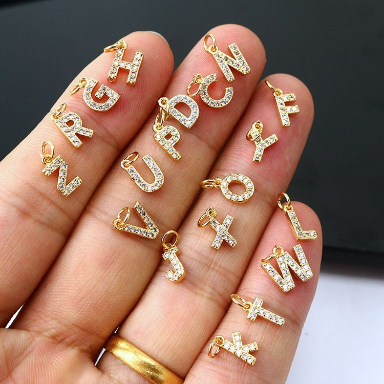 Dije Letra Chapa 18K Dije - Accesorios Rubi