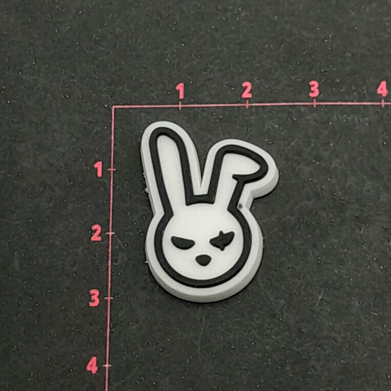 Dije Bad Bunny de Goma Dije - Accesorios Rubi