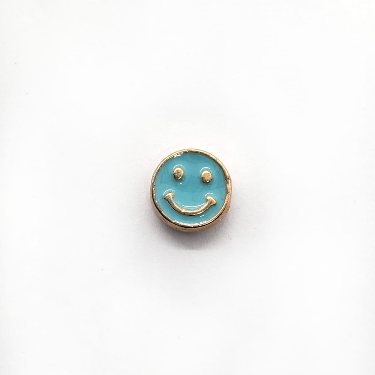 Dije Carita Feliz Esmaltada Transversal de Metal Dije - Accesorios Rubi