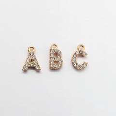 Dije Letra Dorada con Cristal Metal Dije - Accesorios Rubi