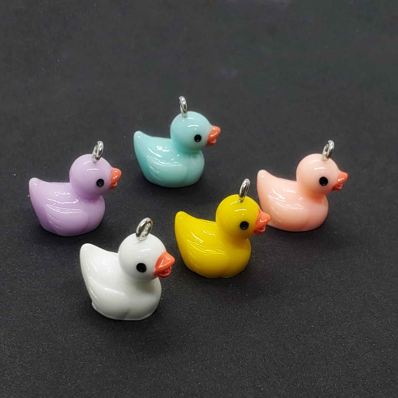 Dije Pato Chico de Acrílico Dije - Accesorios Rubi