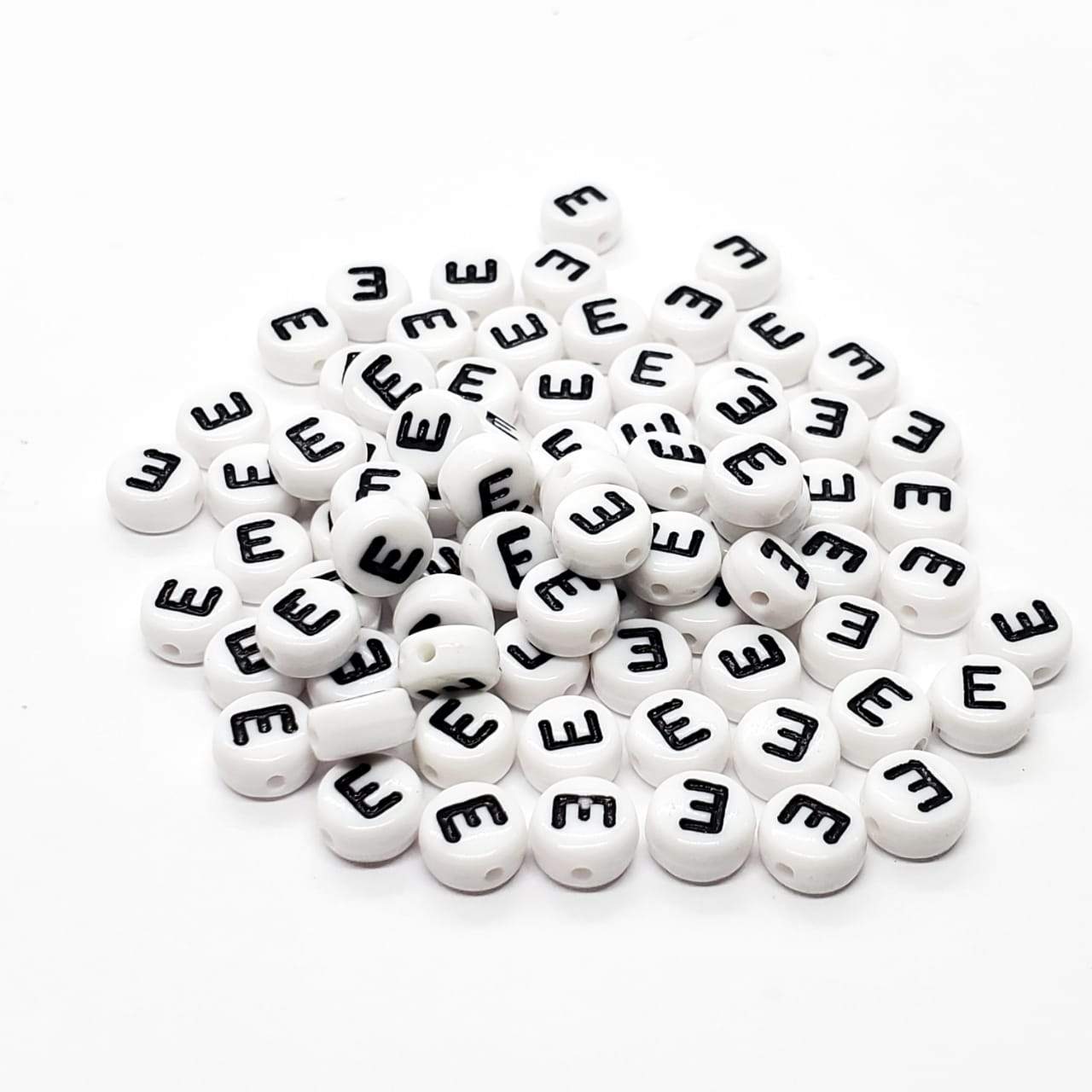 Paquete LETRA INDIVIDUAL Pastilla Blanca con Letra Negra acrilicos - Accesorios Rubi