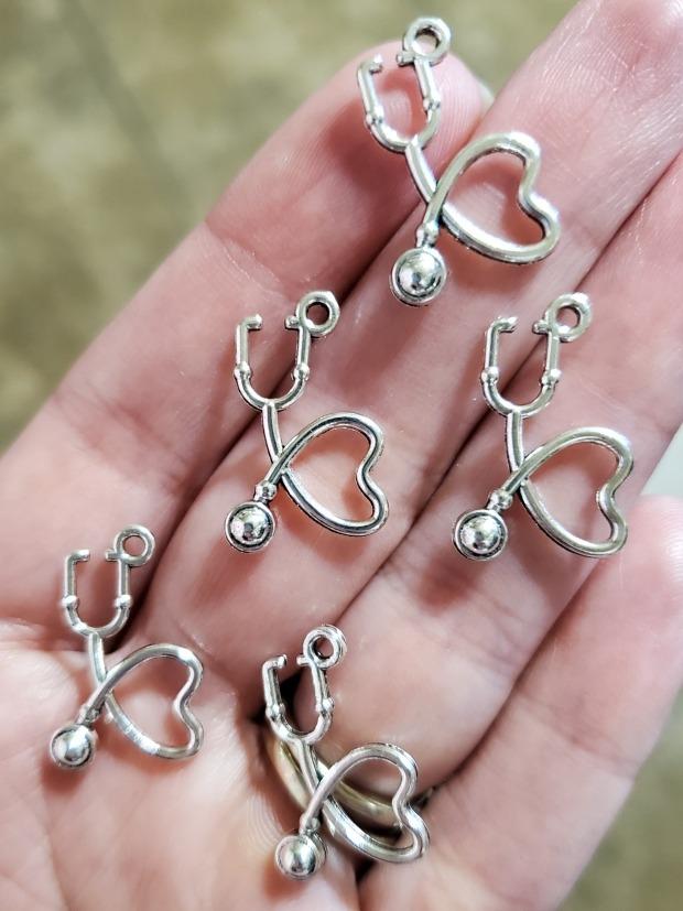 Dije estetoscopio - Accesorios Rubi