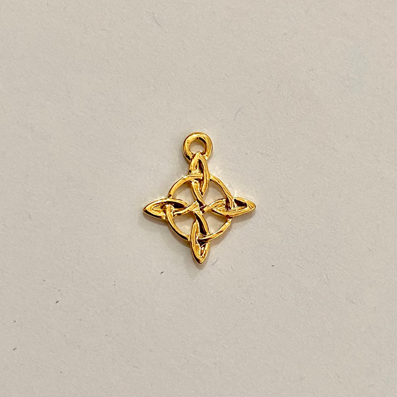 Dije Nudo de Bruja chico 24k
